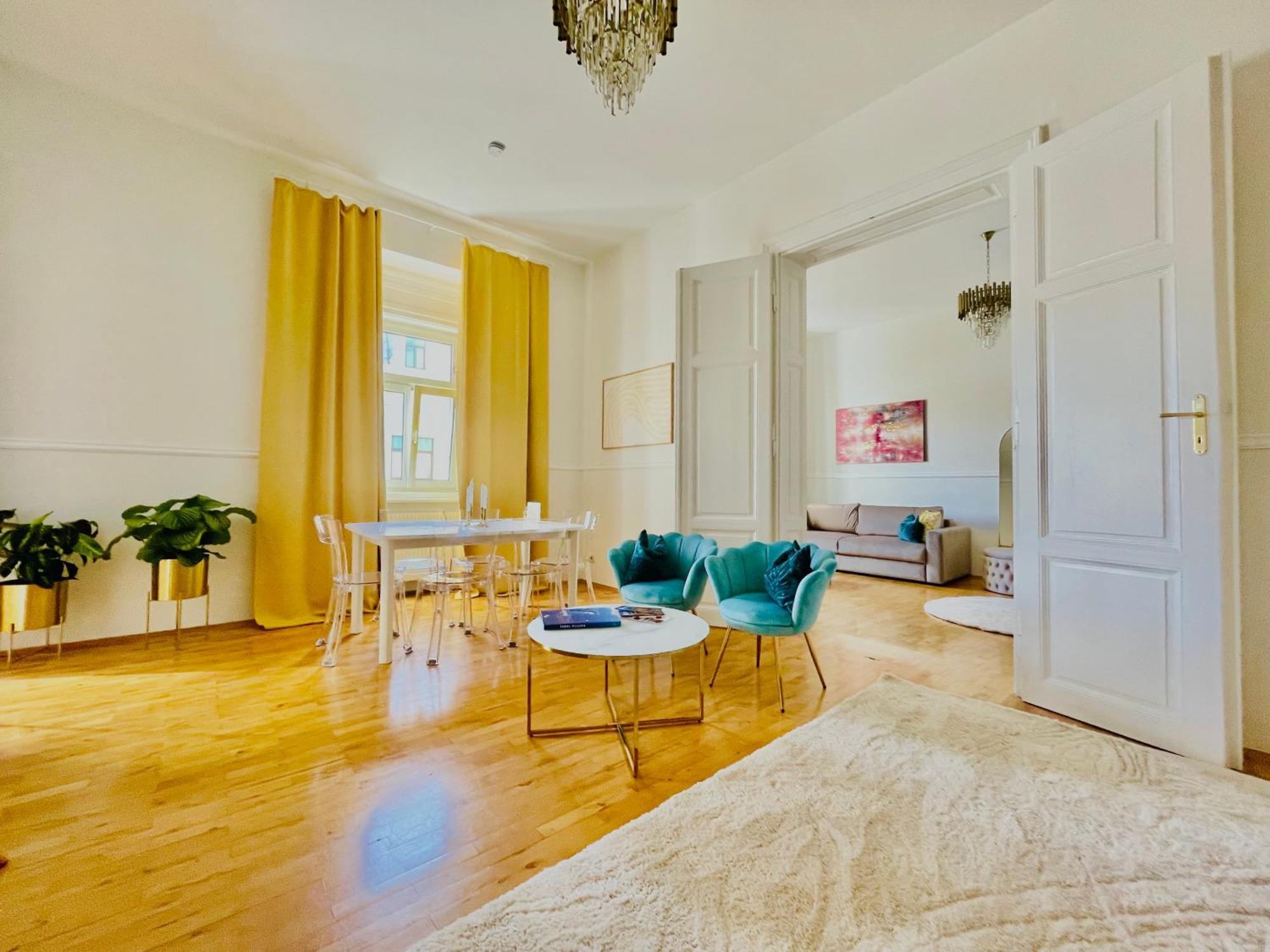 Apstay City Center Deluxe ǀ Free Parking ǀ Self Check-In Грац Екстериор снимка