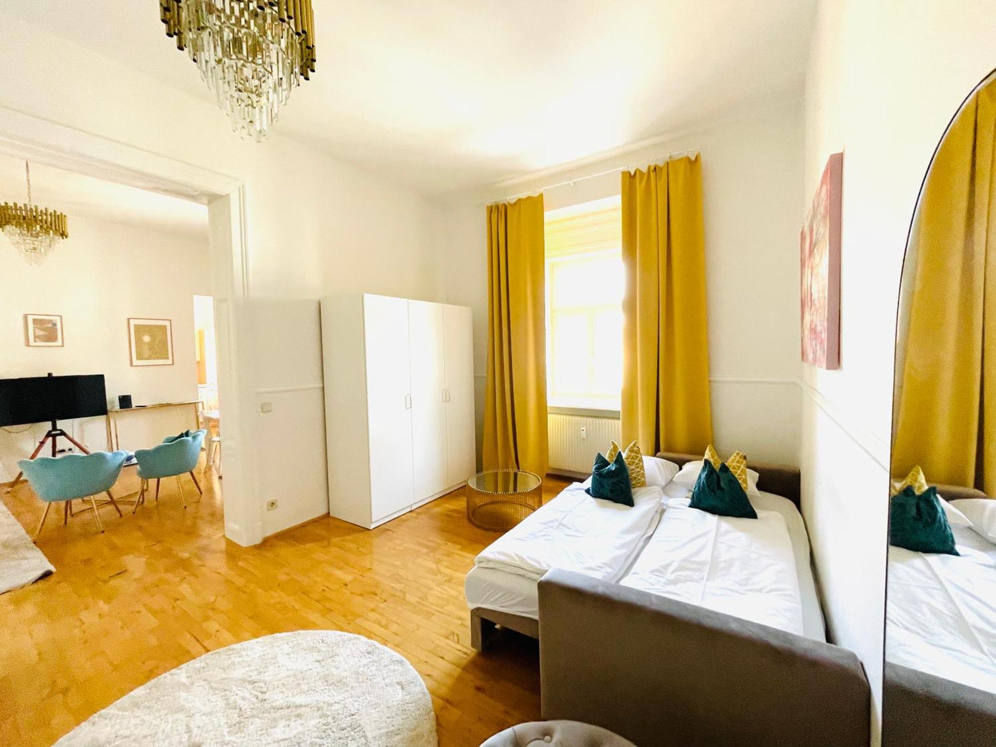 Apstay City Center Deluxe ǀ Free Parking ǀ Self Check-In Грац Екстериор снимка
